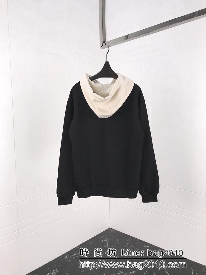 FENDI芬迪 18SS秋冬新款 拼接斜杠 刺繡Fendi字母 純棉衛衣 情侶款 ydi1596